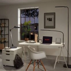 Lampadaire Servo -BRILLIANT Soldes Magasin 1000279435 211018 09135900046 MOOD DETAILS P000000001000279435 mood