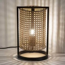 Lampe à Poser Isao En Rotin Naturel 7 Lampe à Poser Isao En Rotin Naturel -BRILLIANT Soldes Magasin 4be0e89ed86c4642a9edaee04ebfa901
